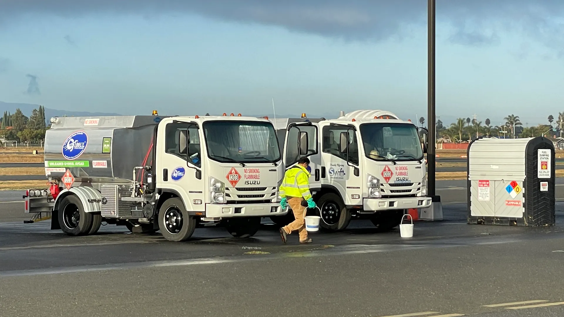 KRHV refueling crew.